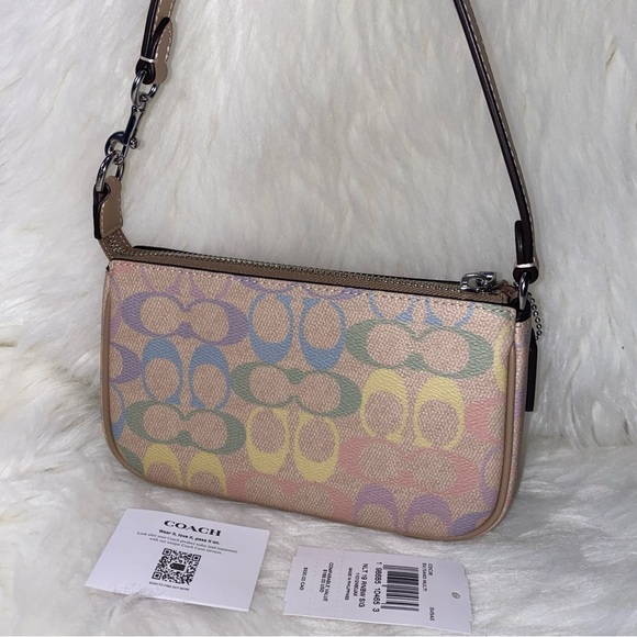 Coach - Picture 4 of 10